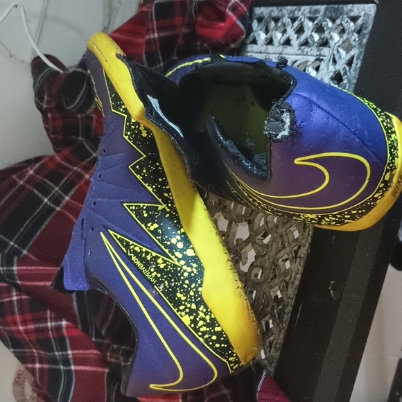 Nike Jr. Hypervenom Phelon II Indoor Soccer Shoe Purple - Picture 10 of 12